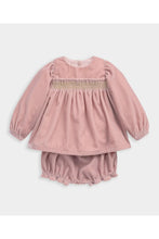 
                        
                          將圖片載入圖庫檢視器 Mamas &amp; Papas Smock Velvet Dress &amp; Bloomers
                        
                      