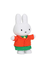 
                        
                          Load image into Gallery viewer, Miffy &amp; Friend Soft Plush - Grandma 28 cm
                        
                      