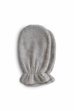 
                        
                          Load image into Gallery viewer, Mushie Organic Cotton Bath Mitt 2-Pack Gray 1
                        
                      