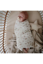 
                        
                          Load image into Gallery viewer, Mushie Organic Cotton Muslin Swaddle Blanket Pink Flowers 3
                        
                      