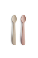 
                        
                          將圖片載入圖庫檢視器 Mushie Silicone Feeding Spoons 2-Pack Blush Shifting Sand 1
                        
                      