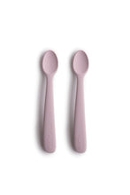 
                        
                          Load image into Gallery viewer, Mushie Silicone Feeding Spoons 2-Pack Soft Lilac 1
                        
                      