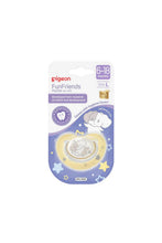 
                        
                          Load image into Gallery viewer, Pigeon FunFriends Pacifier Howapipi - L
                        
                      
