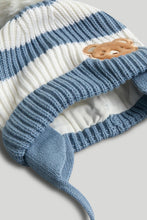 
                        
                          Load image into Gallery viewer, Mothercare Knitted Trapper Hat
                        
                      