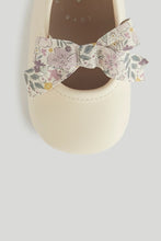
                        
                          將圖片載入圖庫檢視器 Mothercare Pink Pram Shoes and Headband Set
                        
                      
