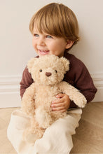 
                        
                          將圖片載入圖庫檢視器 Snuggle Bunnies Arthur the Bear
                        
                      