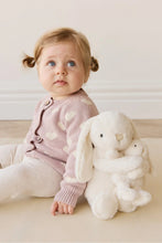 
                        
                          將圖片載入圖庫檢視器 Snuggle Bunnies Frankie the Hugging Bunny - Marshmallow 30cm
                        
                      