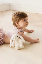 
                        
                          Load image into Gallery viewer, Snuggle Bunnies Little Penelope - Marshmallow 15cm
                        
                      