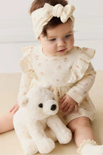 
                        
                          將圖片載入圖庫檢視器 Snuggle Bunnies Parker The Polar Bear
                        
                      