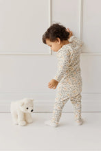 
                        
                          將圖片載入圖庫檢視器 Snuggle Bunnies Parker The Polar Bear
                        
                      