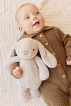 
                        
                          將圖片載入圖庫檢視器 Snuggle Bunnies Penelope - Beige 30cm
                        
                      