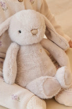 
                        
                          將圖片載入圖庫檢視器 Snuggle Bunnies Penelope - Beige 30cm
                        
                      