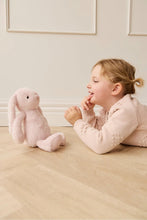 
                        
                          將圖片載入圖庫檢視器 Snuggle Bunnies Penelope - Blossom 30cm
                        
                      