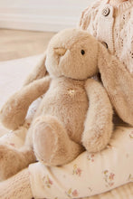 
                        
                          將圖片載入圖庫檢視器 Snuggle Bunnies Penelope - Caramel 30cm
                        
                      