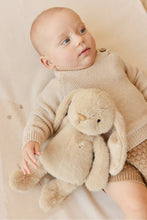 
                        
                          將圖片載入圖庫檢視器 Snuggle Bunnies Penelope - Caramel 30cm
                        
                      