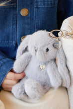 
                        
                          將圖片載入圖庫檢視器 Snuggle Bunnies Penelope Keyring - Silver
                        
                      