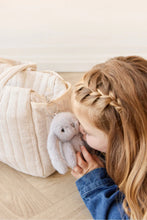 
                        
                          將圖片載入圖庫檢視器 Snuggle Bunnies Penelope Keyring - Silver
                        
                      
