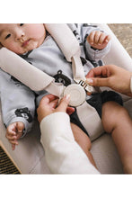 
                        
                          將圖片載入圖庫檢視器 Stokke Yoga Combined Baby Bouncer and Swing - Light Sand
                        
                      