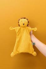
                        
                          Load image into Gallery viewer, Trixie Baby Comforter - Mr Lion
                        
                      