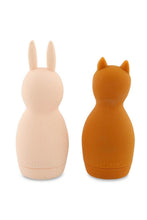 
                        
                          Load image into Gallery viewer, Trixie Bath Toy Splashing Animals - Mrs Rabbit &amp; Mr Fox
                        
                      