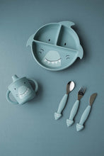 
                        
                          Load image into Gallery viewer, Trixie Silicone Divided Suction Plate - Mr Shark
                        
                      