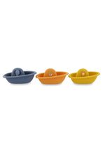 
                        
                          Load image into Gallery viewer, Trixie Stackable Boats - 3pcs
                        
                      