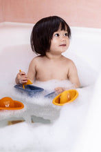 
                        
                          Load image into Gallery viewer, Trixie Stackable Boats - 3pcs
                        
                      