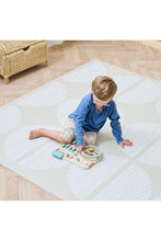 
                        
                          將圖片載入圖庫檢視器 Tutti Bambini Infinity Baby Playmat Orbital Oatmeal
                        
                      