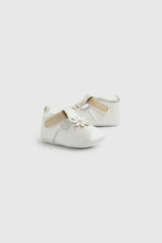 
                        
                          Load image into Gallery viewer, Mothercare Daisy Pram Shoes And Headband Set
                        
                      