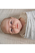 
                        
                          將圖片載入圖庫檢視器 Aden + Anais Essential Silky Soft Swaddle Healing Nature - 2-Pack 4
                        
                      