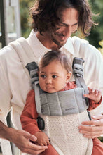 
                        
                          將圖片載入圖庫檢視器 BabyBjorn Baby Carrier Harmony Cream 3D Mesh 12
                        
                      