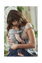 
                        
                          將圖片載入圖庫檢視器 Babybjorn Baby Carrier Mini Grey 3D Mesh 2
                        
                      