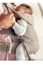 
                        
                          Load image into Gallery viewer, Babybjorn Baby Carrier Move 3D Mesh Grey Beige 10
                        
                      