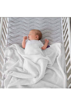 
                        
                          Load image into Gallery viewer, Clevamam Cellular Baby Blanket Cot Cot Bed 120 X 140 Cm White 2
                        
                      
