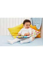 
                        
                          將圖片載入圖庫檢視器 Early Learning Centre Little Senses Baby Carry Along Piano 2
                        
                      