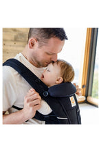 
                        
                          Load image into Gallery viewer, Ergobaby Omni Breeze Baby Carrier Onyx Black 3
                        
                      