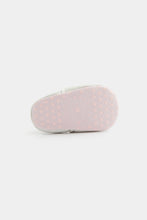 
                        
                          Load image into Gallery viewer, Mothercare Cat Baby Shoes
                        
                      