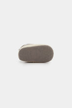 
                        
                          Load image into Gallery viewer, Mothercare Brown Pram Boots
                        
                      