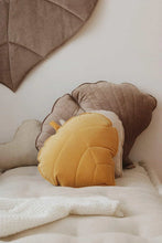 
                        
                          將圖片載入圖庫檢視器 Moi Mili Honey Velvet Leaf Pillow 1
                        
                      