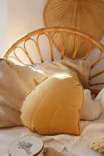
                        
                          將圖片載入圖庫檢視器 Moi Mili Honey Velvet Leaf Pillow 5
                        
                      