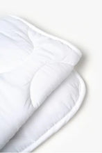 
                        
                          將圖片載入圖庫檢視器 Mothercare Anti Allergy Cot Bed Duvet 3
                        
                      