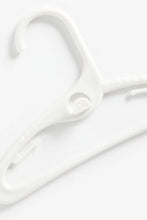 
                        
                          將圖片載入圖庫檢視器 Mothercare White Baby Hangers 6 Pack 4
                        
                      