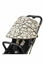
                        
                          Load image into Gallery viewer, Peg Perego Selfie Stroller - Graphite Gold 3
                        
                      