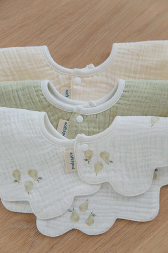 Softspot Soft Petal Bibs Garden 3