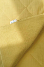 
                        
                          Load image into Gallery viewer, Softspot Soft Quilt Blanket Butternut 4
                        
                      