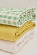 
                        
                          將圖片載入圖庫檢視器 Softspot Soft Quilt Blanket Edamame 5
                        
                      