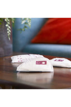 
                        
                          Load image into Gallery viewer, Tommee Tippee Made For Me Disposable Breast Pads Small 7
                        
                      